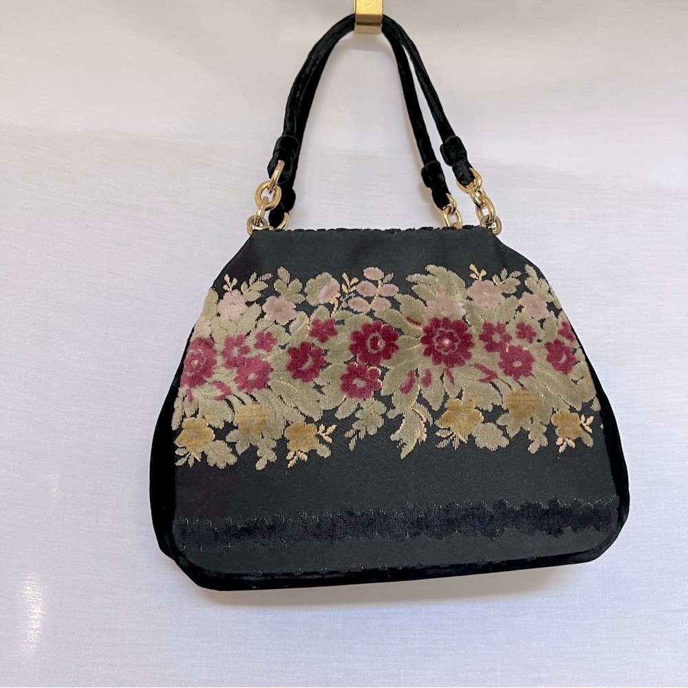 Black and Gold Floral Tapestry Hand Bag with Gold Hardware and Change Purse
